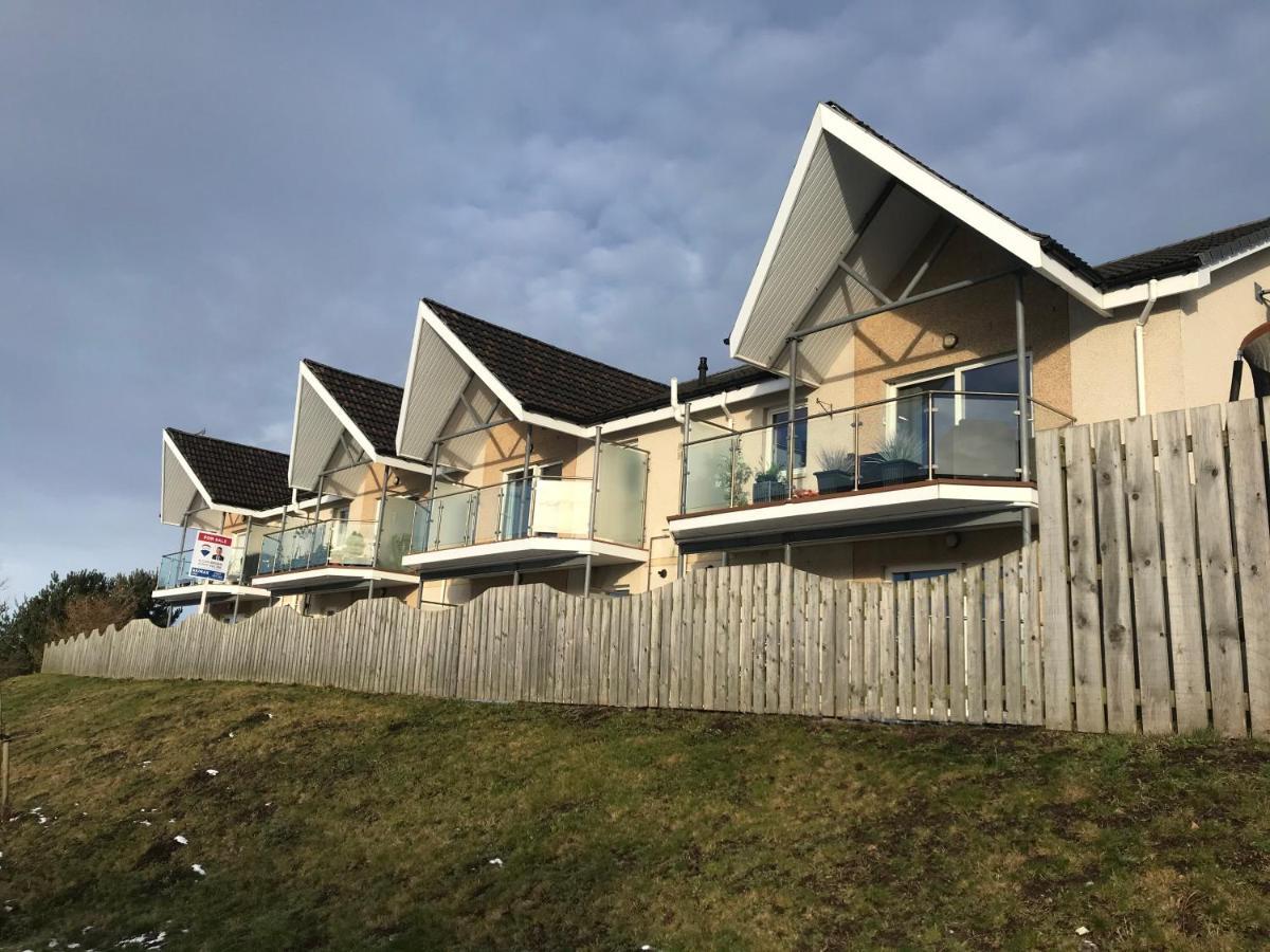 The Duplex Nairn- Spacious 3 Bedroom With Sunny Balcony Appartement *