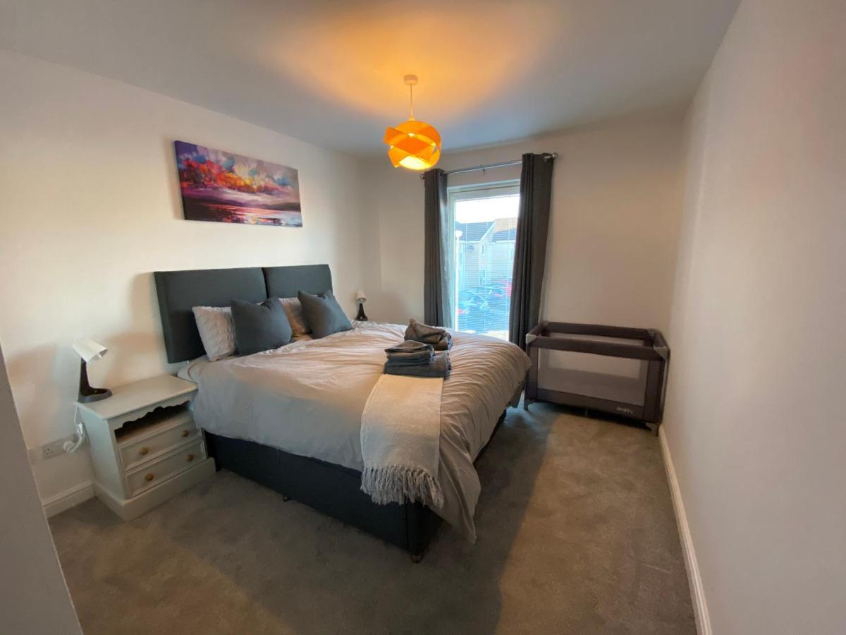 The Duplex Nairn- Spacious 3 Bedroom With Sunny Balcony *