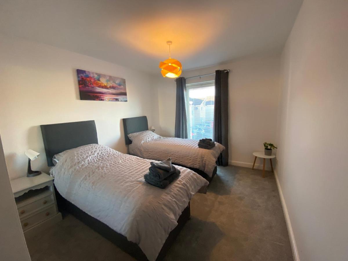 The Duplex Nairn- Spacious 3 Bedroom With Sunny Balcony *