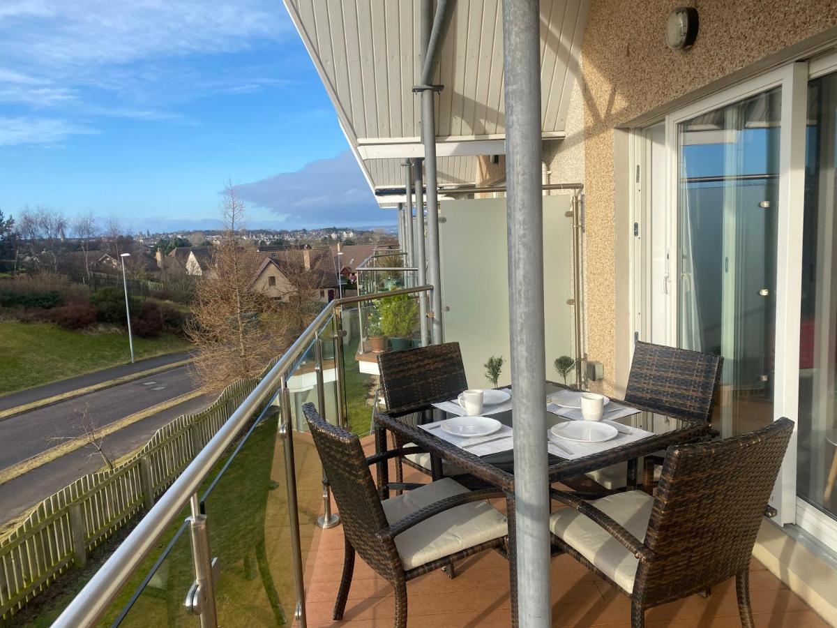 The Duplex Nairn- Spacious 3 Bedroom With Sunny Balcony Appartement *