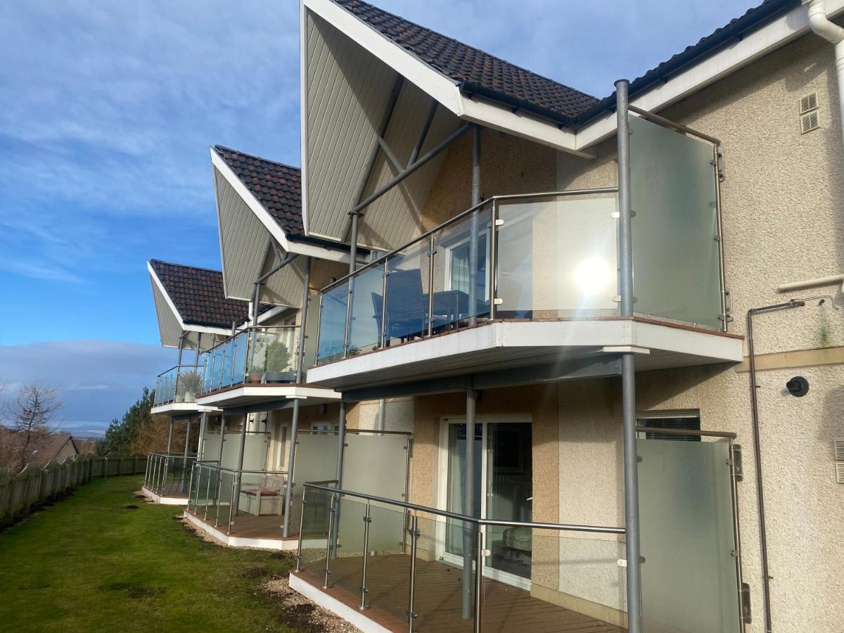The Duplex Nairn- Spacious 3 Bedroom With Sunny Balcony *