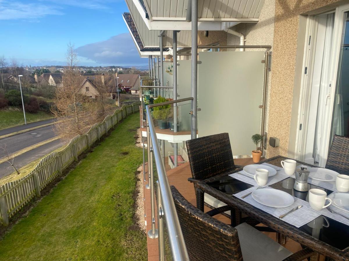 The Duplex Nairn- Spacious 3 Bedroom With Sunny Balcony Appartement Nairn