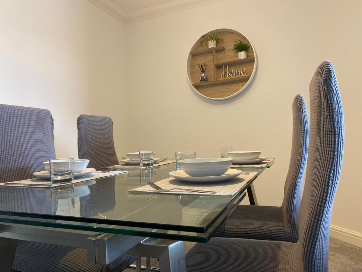 Appartement The Duplex Nairn- Spacious 3 Bedroom With Sunny Balcony *