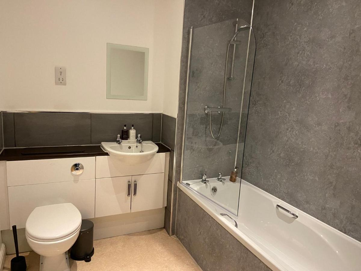 The Duplex Nairn- Spacious 3 Bedroom With Sunny Balcony *