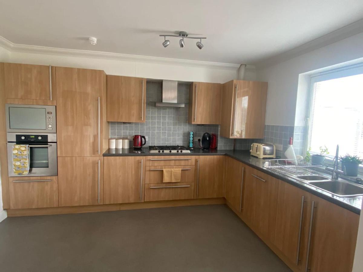 The Duplex Nairn- Spacious 3 Bedroom With Sunny Balcony Appartement Nairn